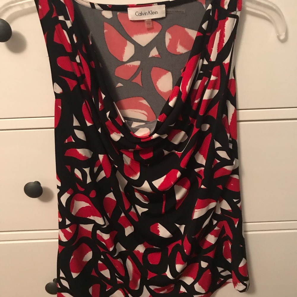 Sleeveless shirt
